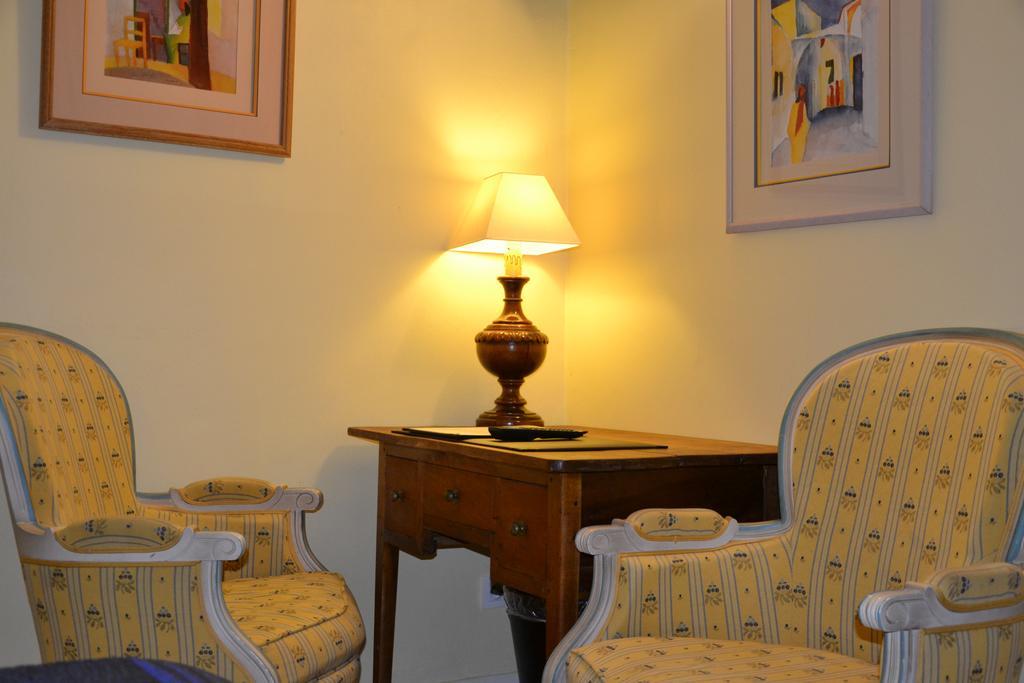 Hotellerie de l'Esplanade Rians  Chambre photo