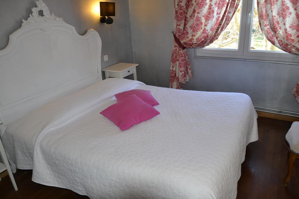 Hotellerie de l'Esplanade Rians  Chambre photo