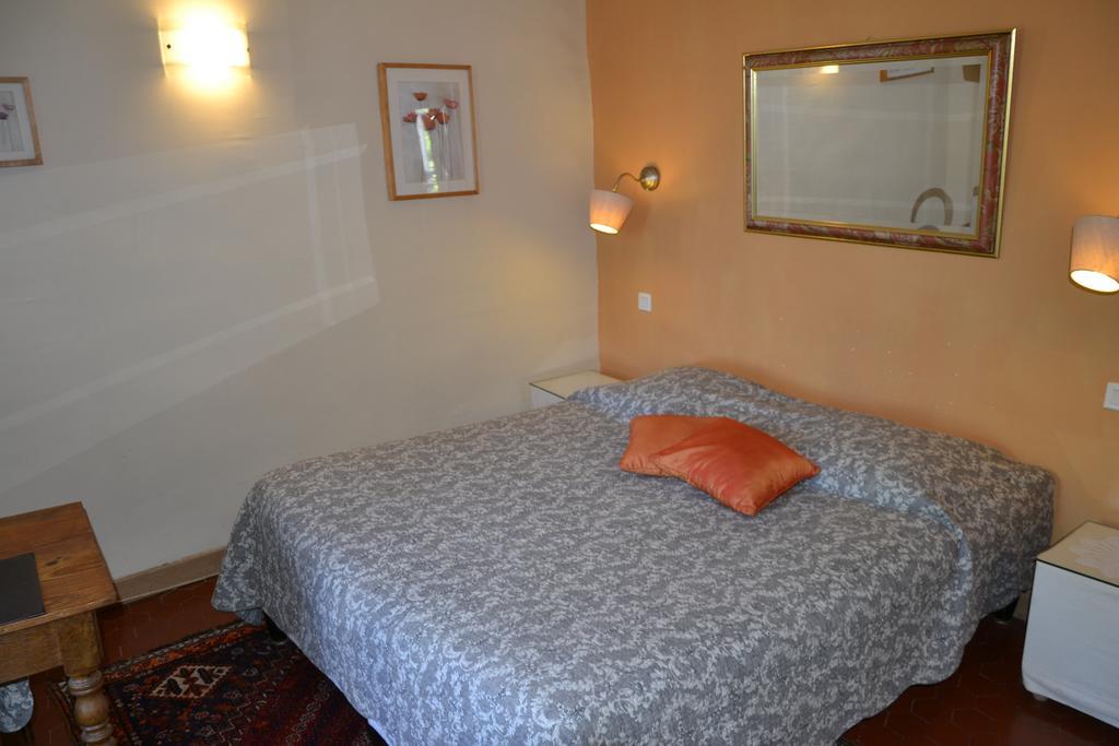 Hotellerie de l'Esplanade Rians  Extérieur photo