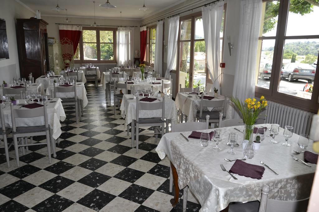 Hotellerie de l'Esplanade Rians  Extérieur photo