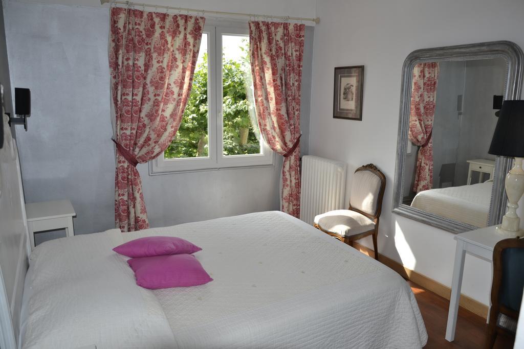Hotellerie de l'Esplanade Rians  Chambre photo