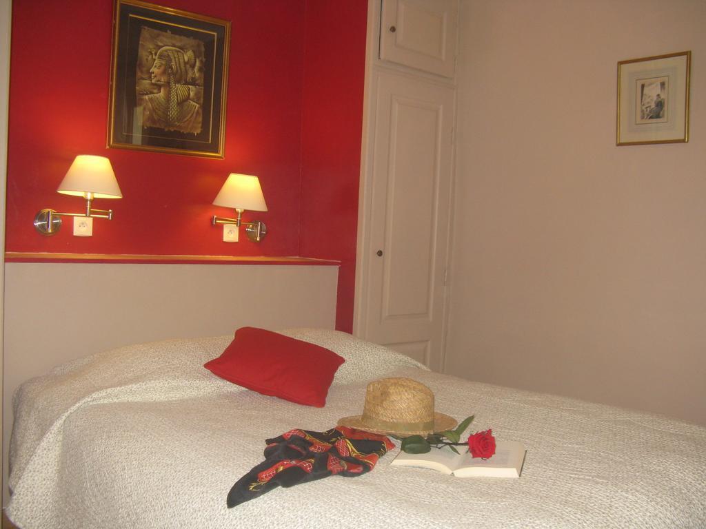 Hotellerie de l'Esplanade Rians  Extérieur photo